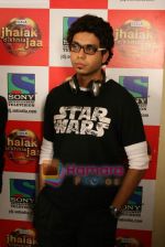 Khotey Sikkey star cast on the sets of Jhalak Dikhla Ja on 27th Jan 2011 (23).JPG